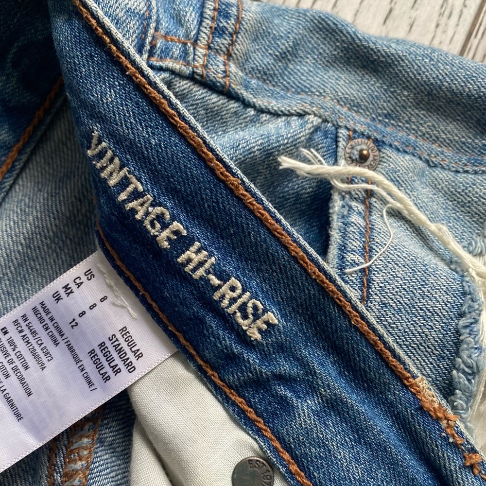 Vintage High Rise Ripped Jeans - Picture 5 of 6